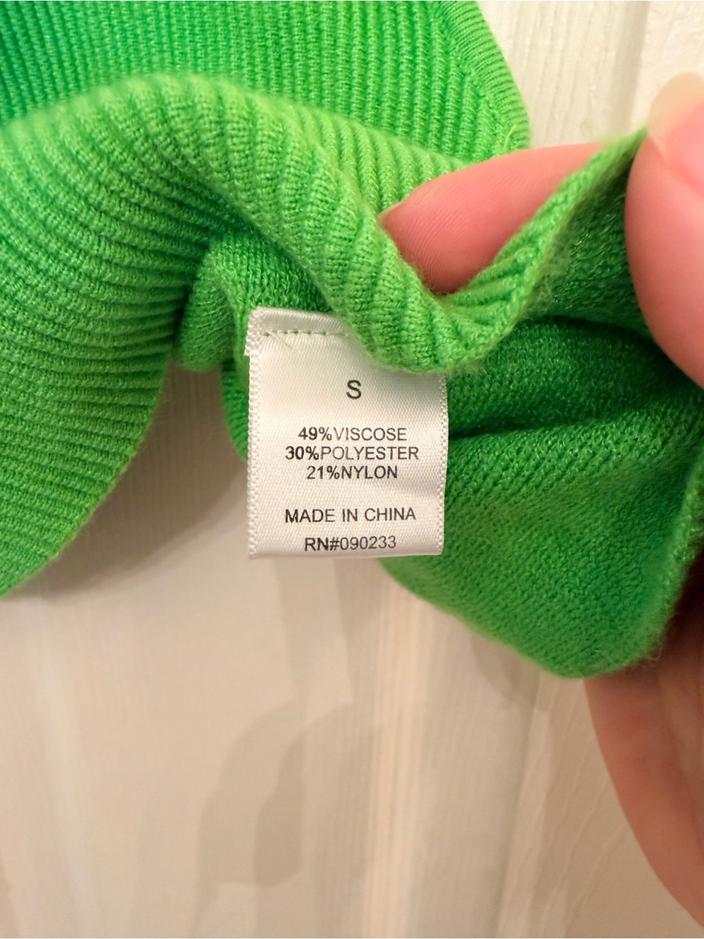 Kendall & Kylie Green Ribbed Spaghetti Strap Crop Top - Picture 3 of 4